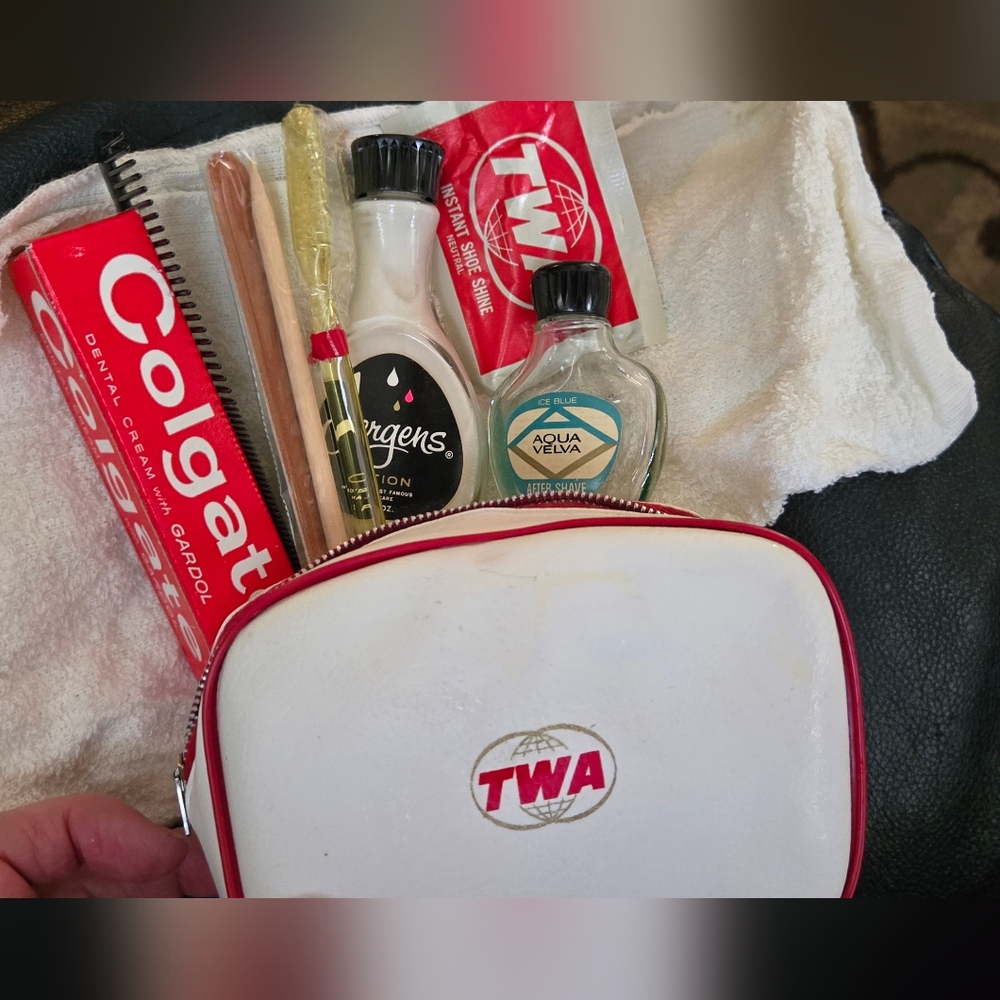TWA Vintage Collectible First ClassTravel Kit RARE Royal Airlines - Picture 5 of 8